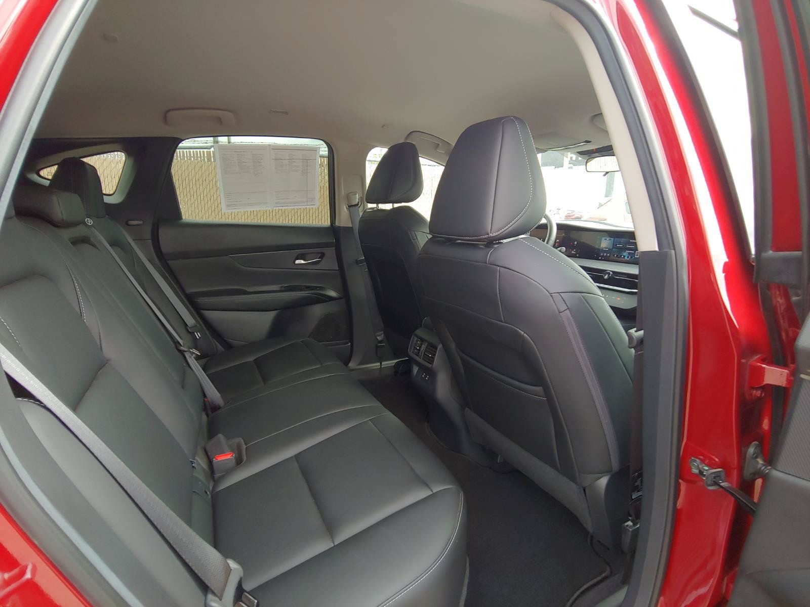 Used 2025 Nissan Murano SV AWD/4WD image 30