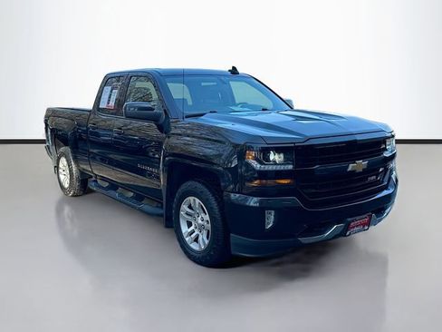 Used 2018 Chevrolet Silverado 1500 LT w/ All Star Edition image 3