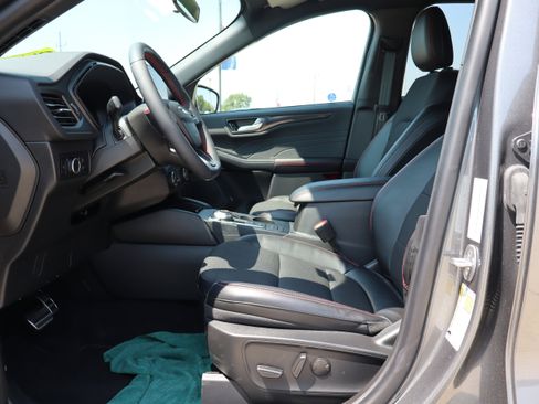 Used 2023 Ford Escape ST-Line image 10