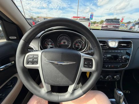 Used 2013 Chrysler 200 Limited FWD image 14