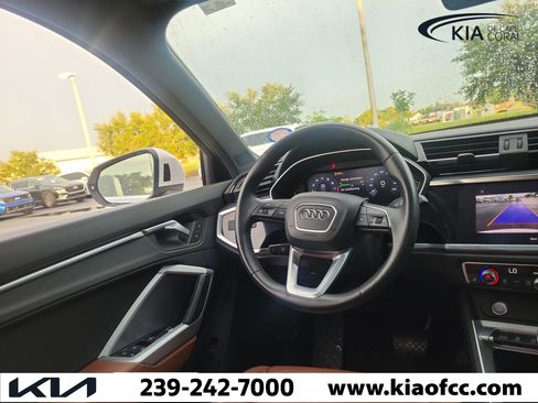 Used 2020 Audi Q3 2.0T Premium w/ Convenience Package AWD/4WD image 21