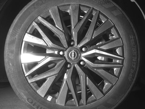 Used 2025 Nissan Altima 2.5 SV image 13