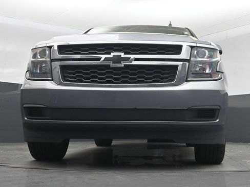 Used 2018 Chevrolet Suburban LT image 31