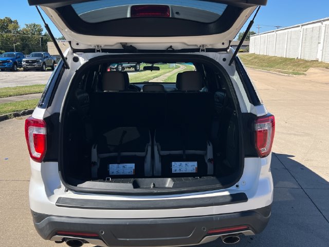 Used 2018 Ford Explorer XLT FWD image 7