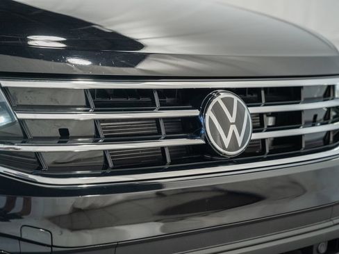 Used 2024 Volkswagen Tiguan SE AWD/4WD image 9