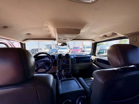 Used 2004 HUMMER H2 w/ Preferred Equipment Group AWD/4WD image 18