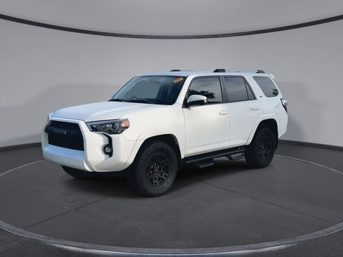 Used 2022 Toyota 4Runner SR5 AWD/4WD image 4