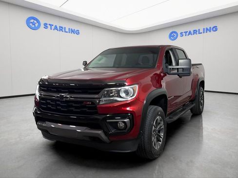 Used 2021 Chevrolet Colorado Z71 AWD/4WD image 2
