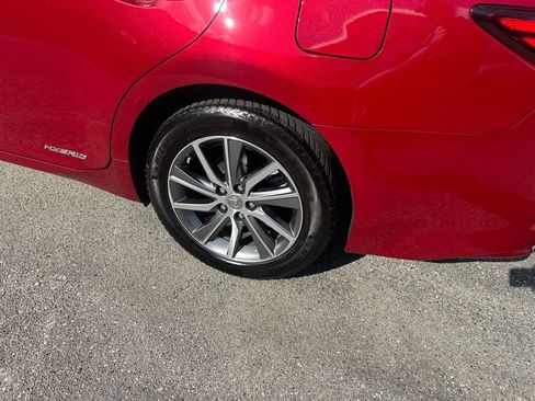 Used 2017 Lexus ES 300h image 10