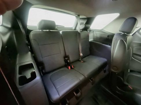 Used 2019 Chevrolet Traverse LT w/ LPO, Floor Liner Package FWD image 33