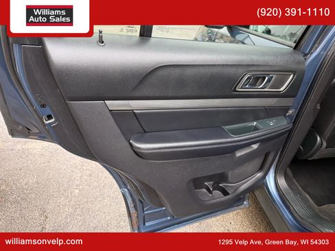 Used 2018 Ford Explorer XLT w/ Equipment Group 202A image 11