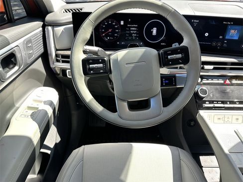 Used 2025 Hyundai Santa Fe Calligraphy image 12