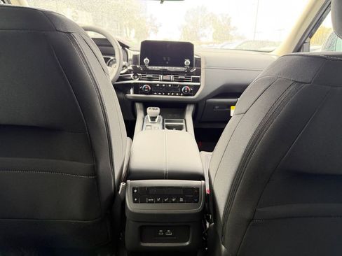 New 2025 Nissan Pathfinder SV image 28