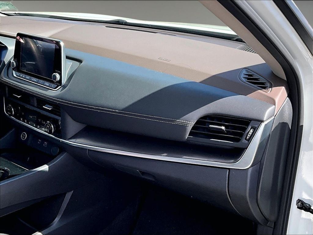 Certified 2023 Nissan Rogue SV AWD/4WD image 13