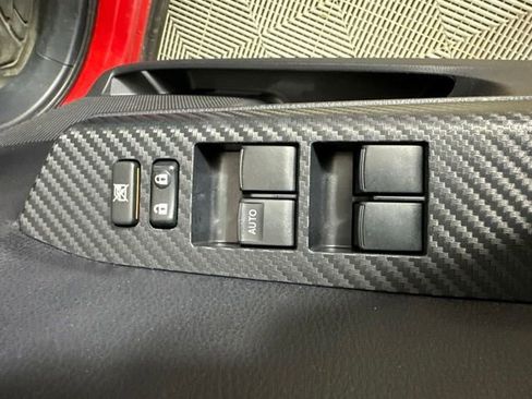 Used 2013 Toyota RAV4 LE AWD/4WD image 24