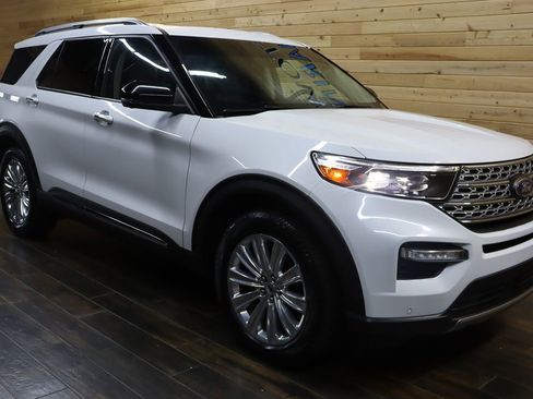 Used 2020 Ford Explorer Limited AWD/4WD image 2