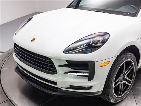 Used 2021 Porsche Macan AWD/4WD image 9