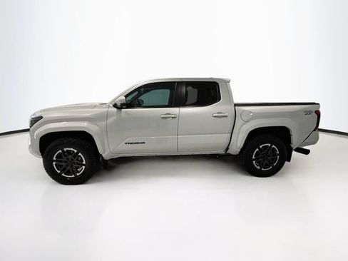Certified 2024 Toyota Tacoma TRD Sport w/ TRD Sport Premium Package AWD/4WD image 4