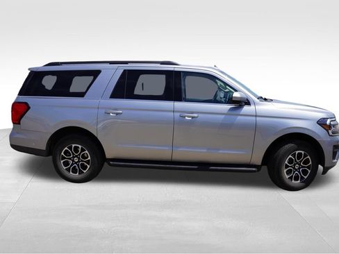 Used 2023 Ford Expedition Max XLT AWD/4WD image 2