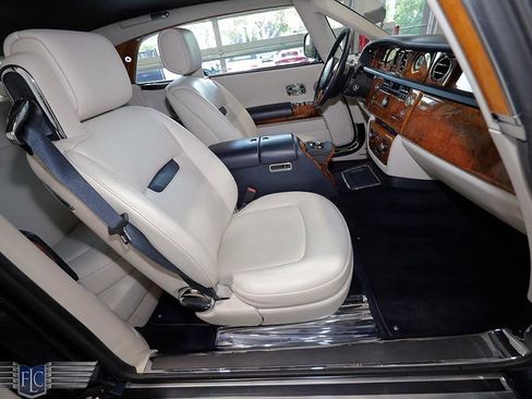 Used 2010 Rolls-Royce Phantom Coupe RWD image 18