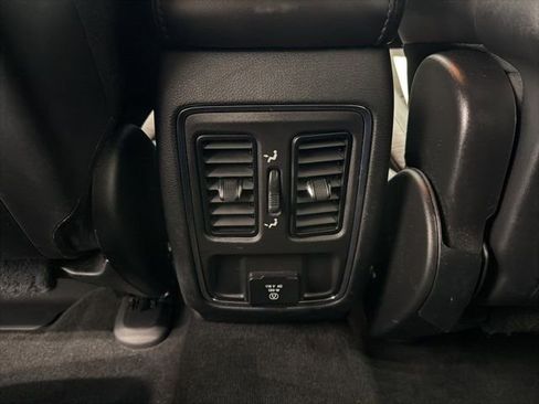 Used 2021 Jeep Grand Cherokee Laredo X AWD/4WD image 32