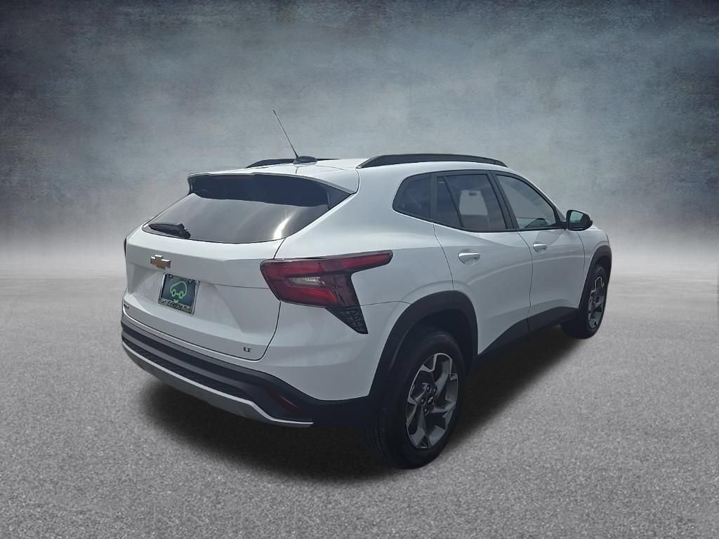 Certified 2025 Chevrolet Trax LT FWD image 3