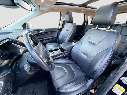 Used 2020 Ford Edge Titanium w/ Equipment Group 301A AWD/4WD image 11