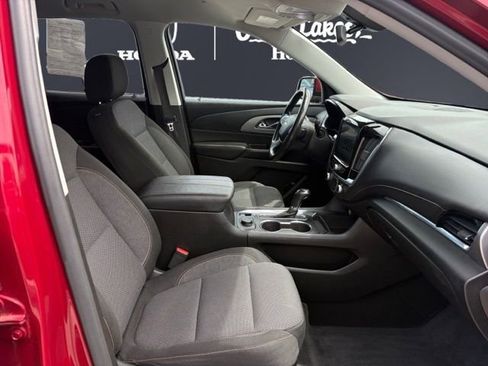 Used 2018 Chevrolet Traverse LT FWD image 15