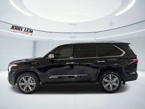 Used 2025 Toyota Sequoia Capstone AWD/4WD image 6