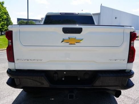 Used 2022 Chevrolet Silverado 2500 Custom w/ Custom Value Package AWD/4WD image 6