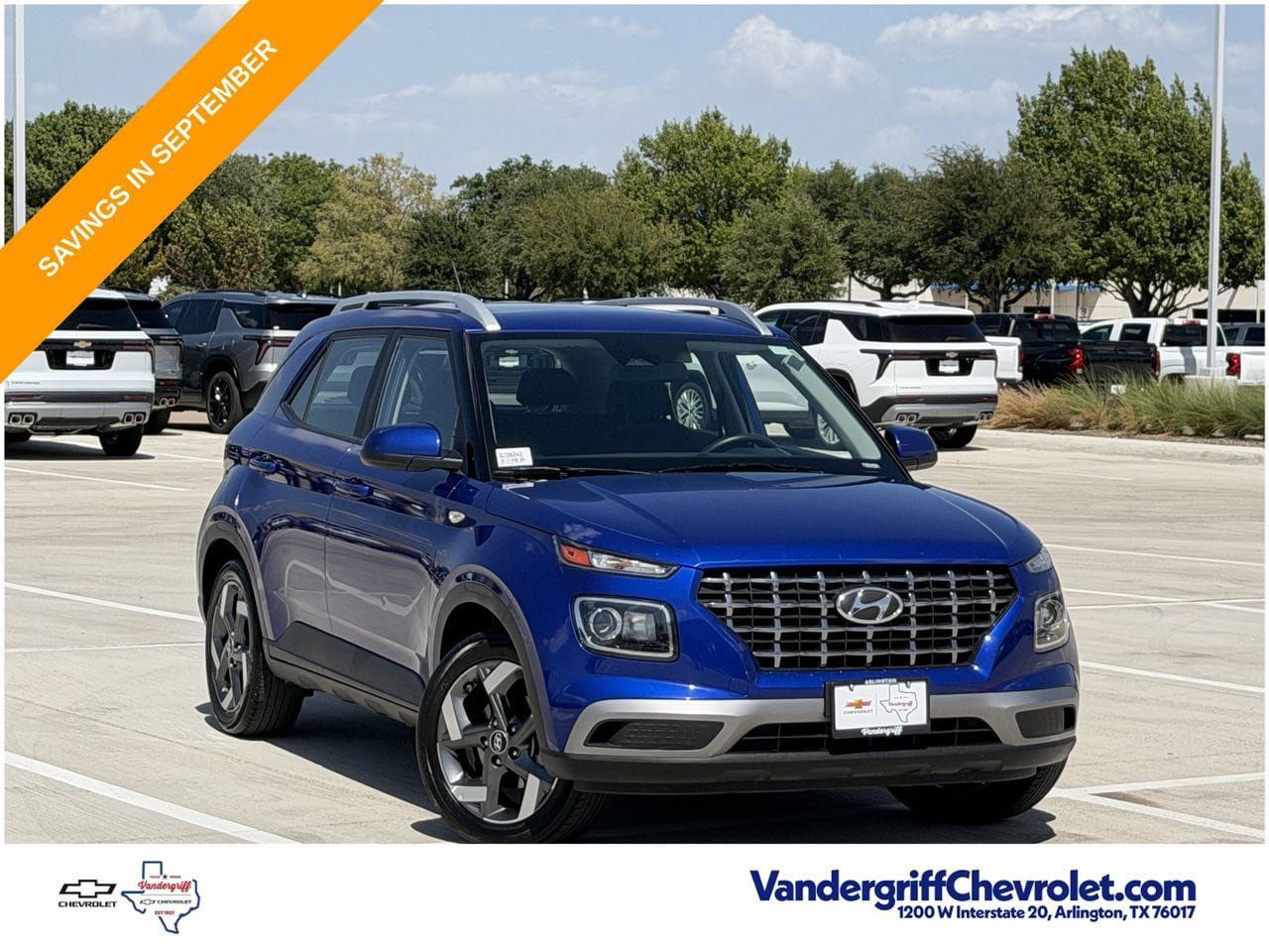 Used 2025 Hyundai Venue SEL FWD image 2