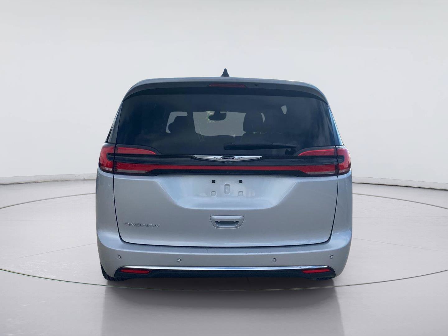 Used 2024 Chrysler Pacifica Touring-L FWD image 5