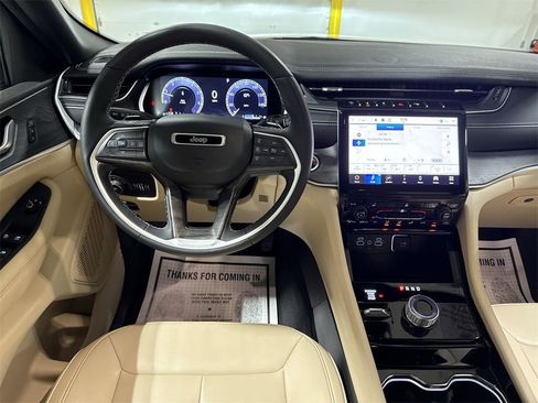 Used 2023 Jeep Grand Cherokee Limited image 20