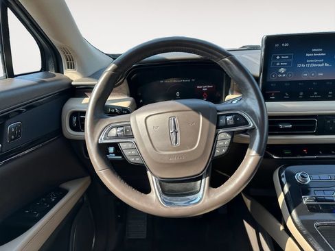 Used 2023 Lincoln Nautilus Reserve AWD/4WD image 12