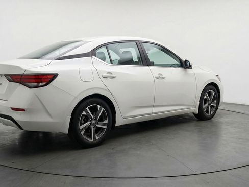Used 2025 Nissan Sentra SV FWD image 9