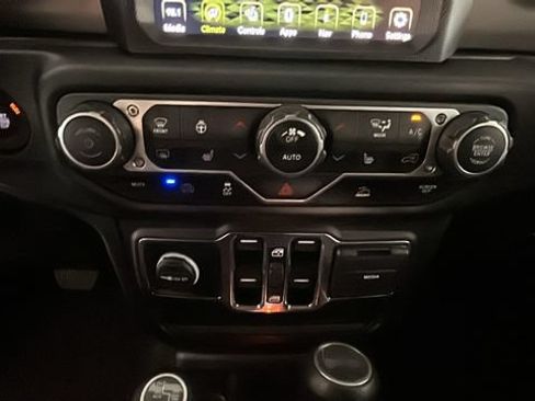 Used 2023 Jeep Wrangler Unlimited w/ Cold Weather Group AWD/4WD image 21