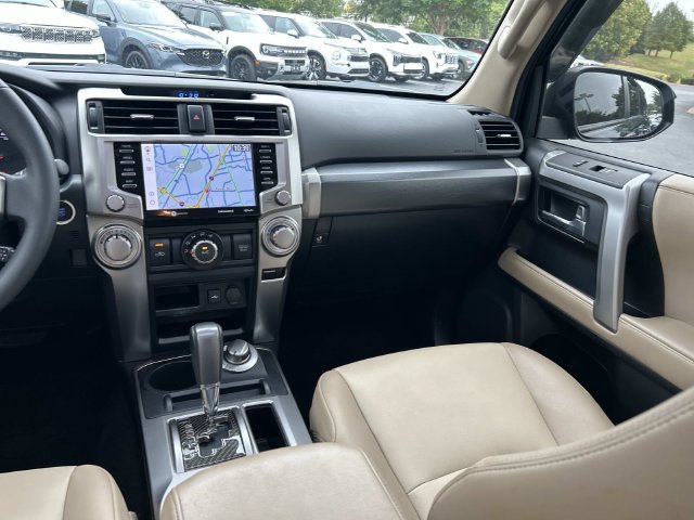 Used 2022 Toyota 4Runner SR5 Premium w/ Moonroof Package AWD/4WD image 17