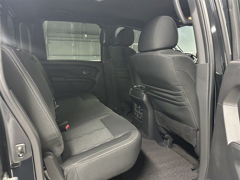 Used 2019 Nissan Titan SV w/ SV Convenience Package AWD/4WD image 12