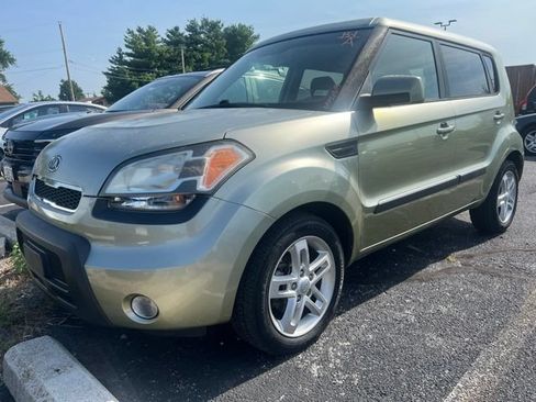 Used 2011 Kia Soul + w/ Audio Pkg FWD image 1