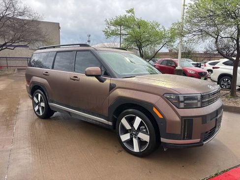 Used 2024 Hyundai Santa Fe Limited image 3