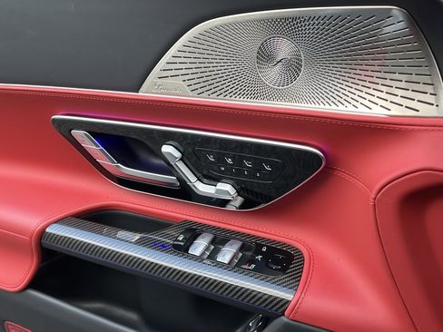 Used 2024 Mercedes-Benz SL 63 AMG S e Performance 4MATIC w/ Manufactur Interior Package image 29