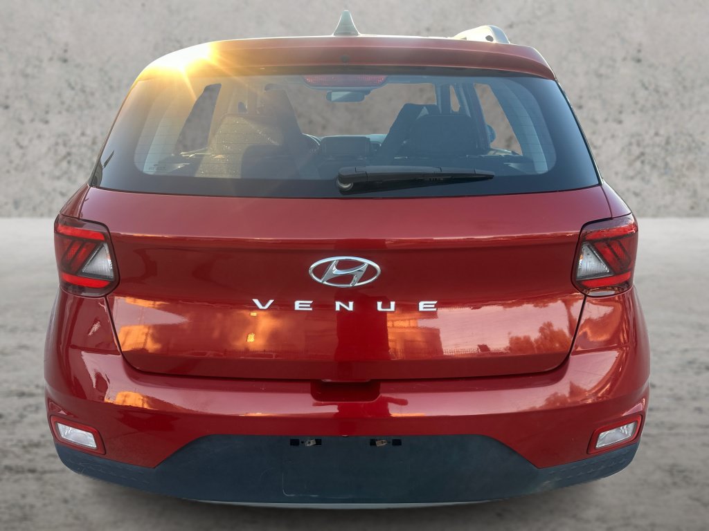 Used 2022 Hyundai Venue SEL FWD image 14