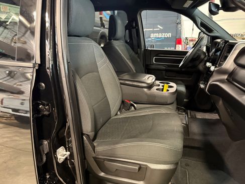 Certified 2025 RAM 2500 Big Horn AWD/4WD image 9