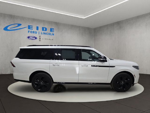 New 2027 Lincoln Navigator L Reserve w/ Jet Appearance Package AWD/4WD image 4