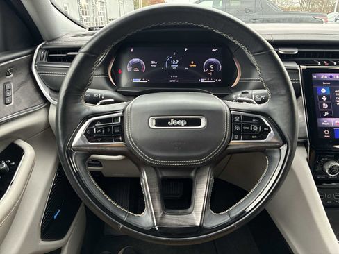 Used 2022 Jeep Grand Cherokee L Overland w/ Advanced Protech Group III image 10