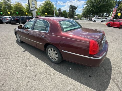 Used 2004 Lincoln Town Car Ultimate image 6