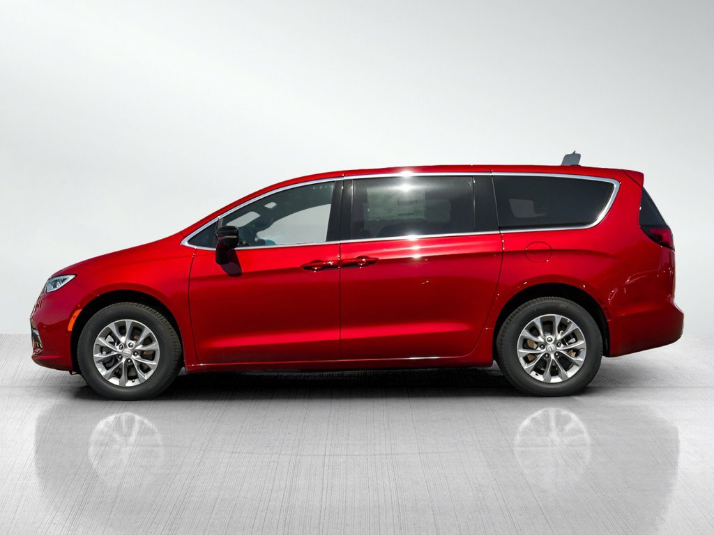 New 2026 Chrysler Pacifica Select AWD/4WD image 4