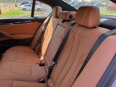 Certified 2023 BMW 530e xDrive w/ Premium Package image 31