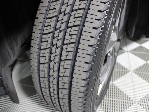 Used 2024 Nissan Ariya FWD image 35