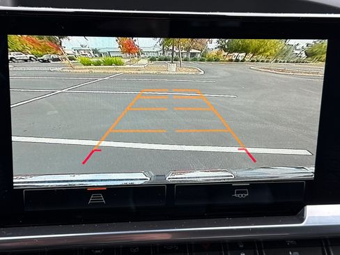 Used 2023 GMC Sierra 1500 Elevation image 25